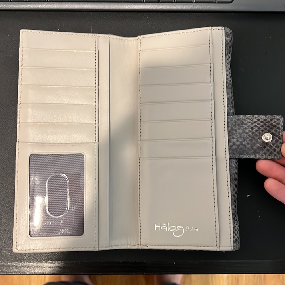 Halogen Wallet - Picture 3 of 3